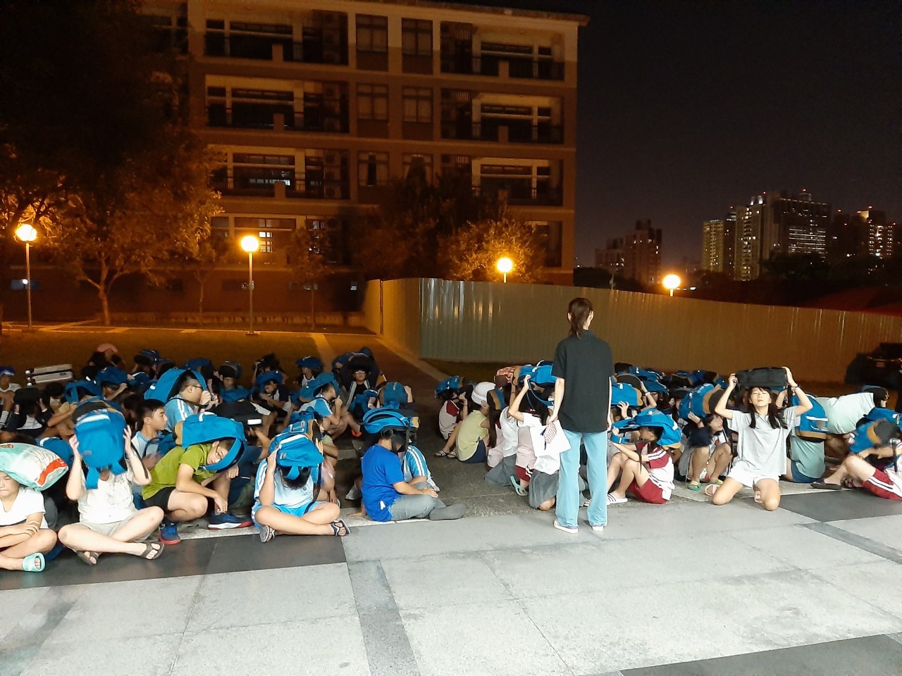 108學年度上學期學生宿舍防震災避難掩護演練