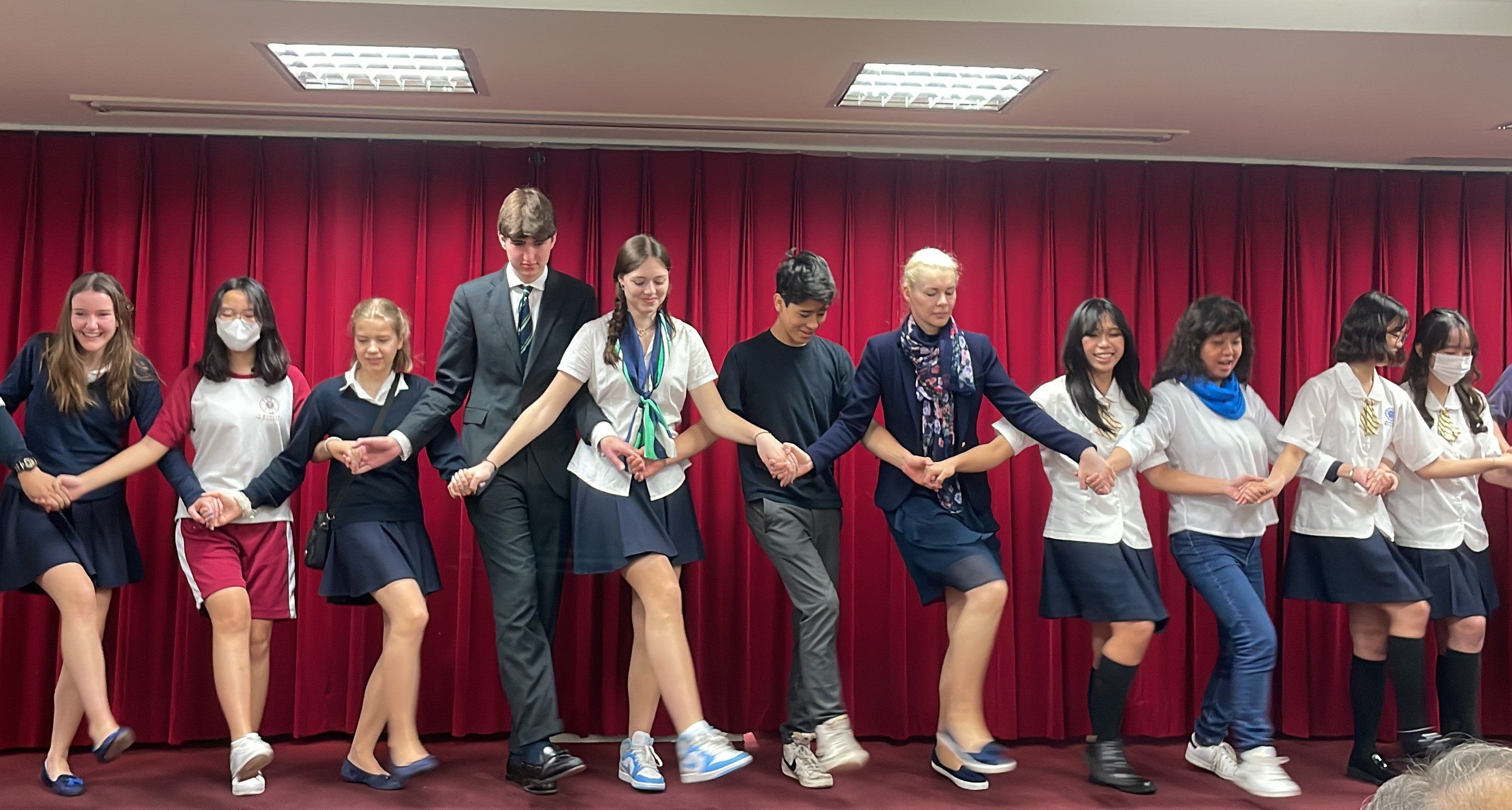 111.2 維也納聖心中學入校交流 Campus Sacre Coeur Wien Visit to The Affiliated High School of Tunghai University