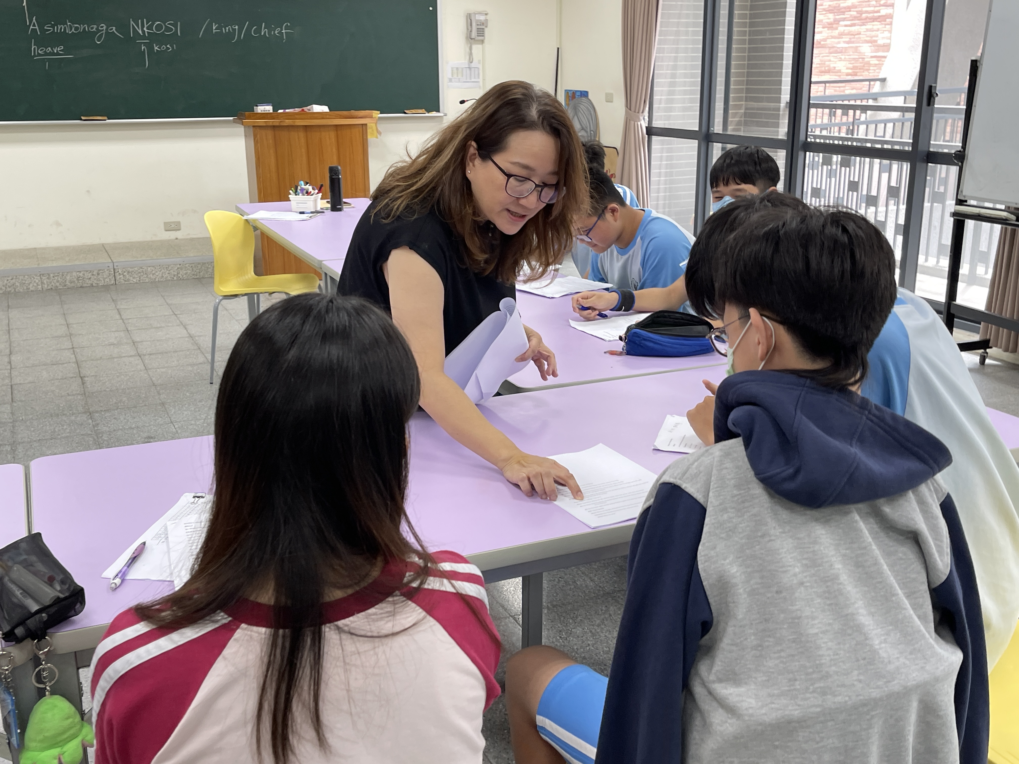 台中東大附中學生克服困難，追逐英語讀者劇場比賽夢想